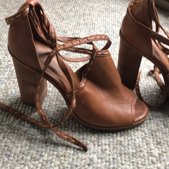 COPY - Frye stacked heels - Picture 3 of 3